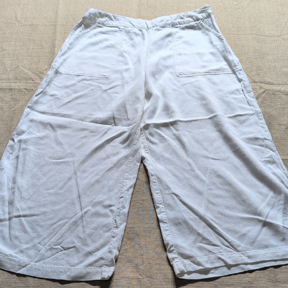 Abercrombie & Fitch White Cargo Shorts Relaxed Fit